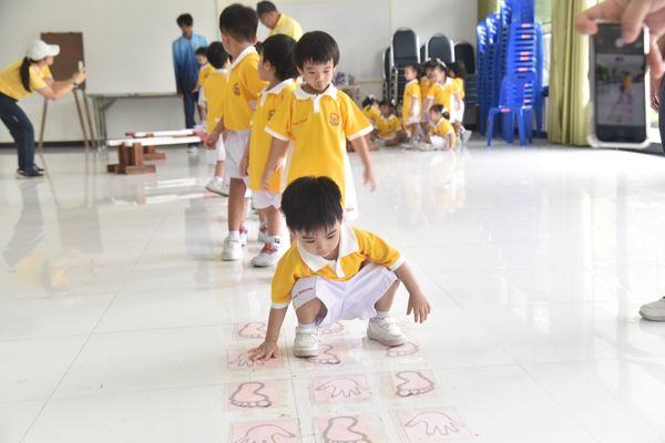 โรงเรียนปรีชานุศาสน์